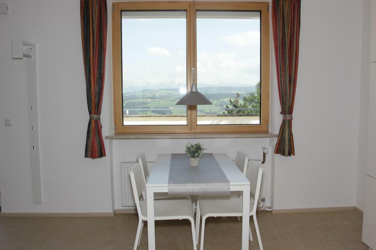 Schoenblick Hotel Garni Ferienwohnungen Лінденберґ-ім-Альґой Екстер'єр фото